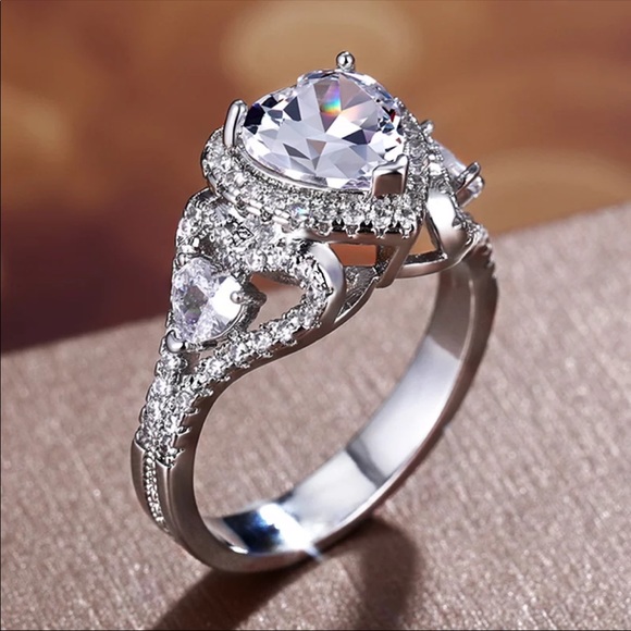 New Women’s Romantic 925 Silver Diamond Ring - Picture 2 of 6